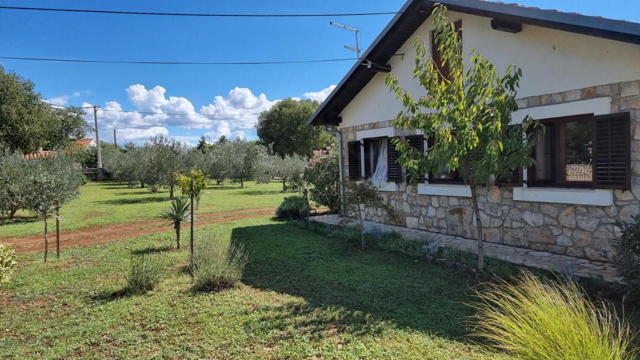 Villa Stone Medal Drniš Exteriör bild