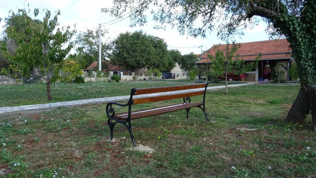 Villa Stone Medal Drniš Exteriör bild